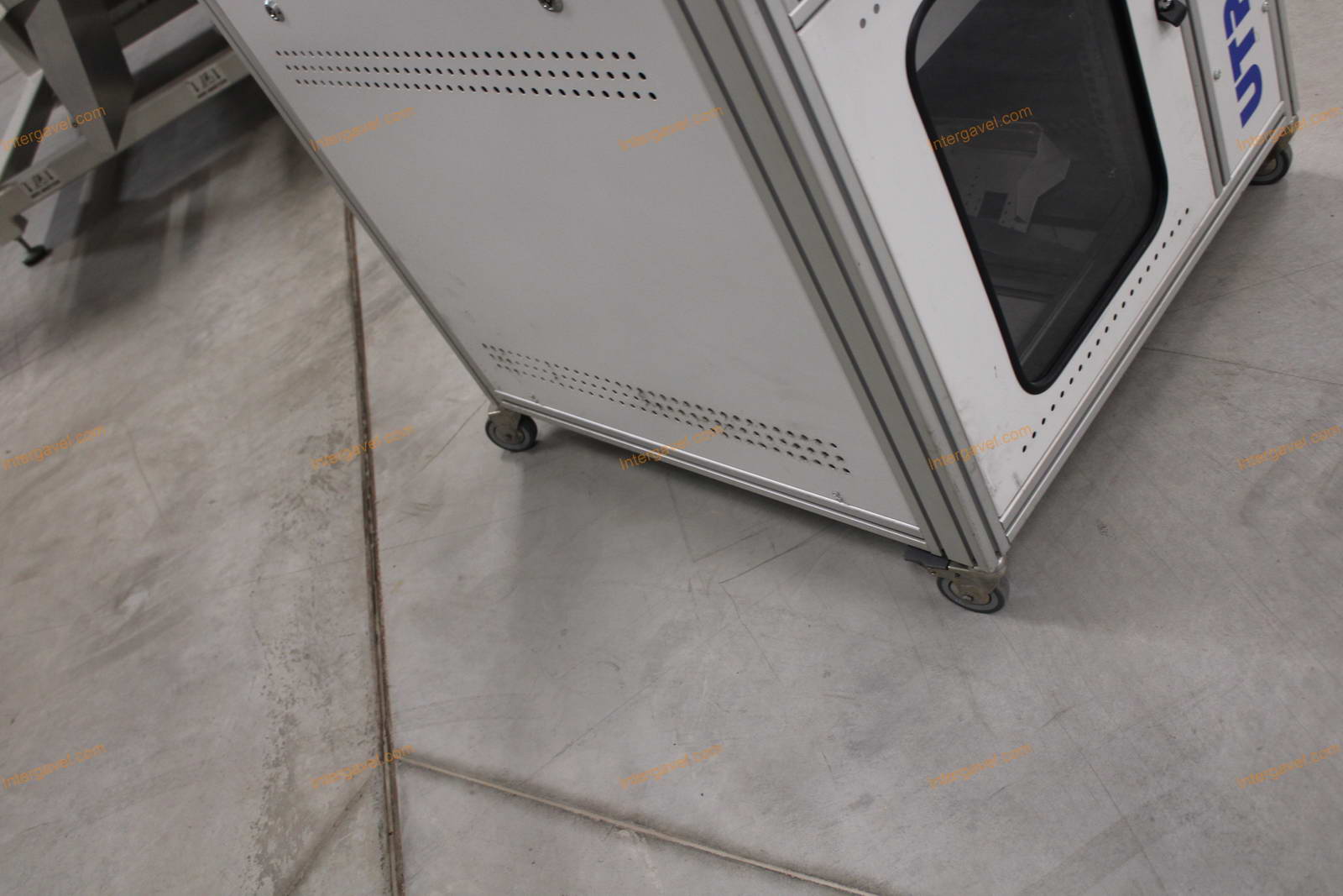 Bontott teszt szekrény 13