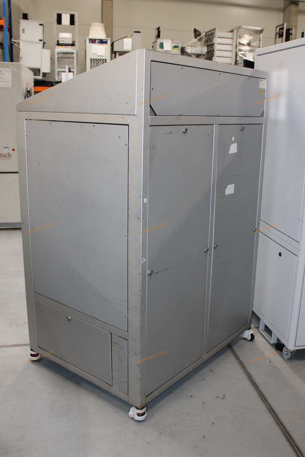 Bontott teszt szekrény 8