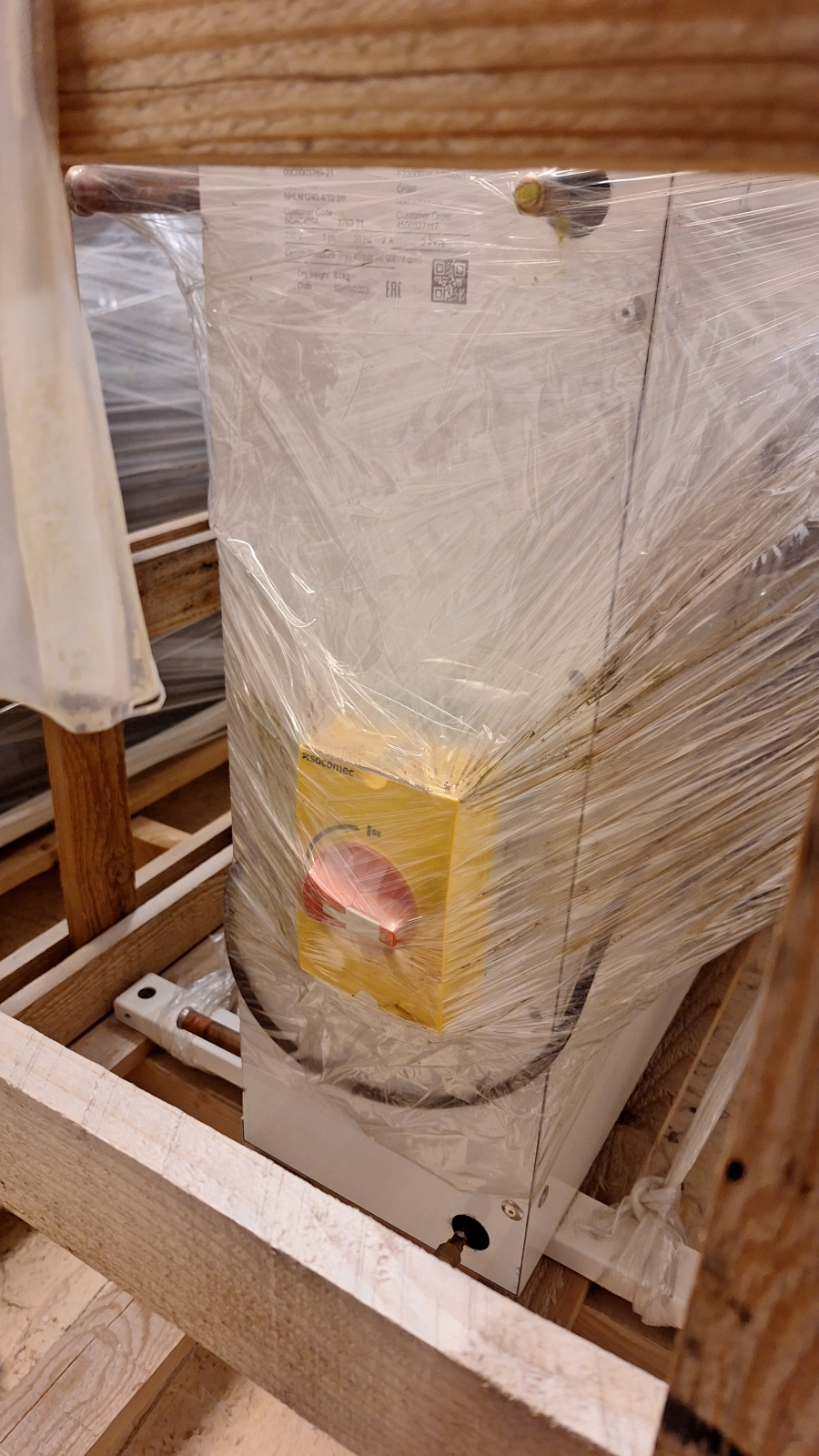 Klímaszekrény két kondenzátorral 16