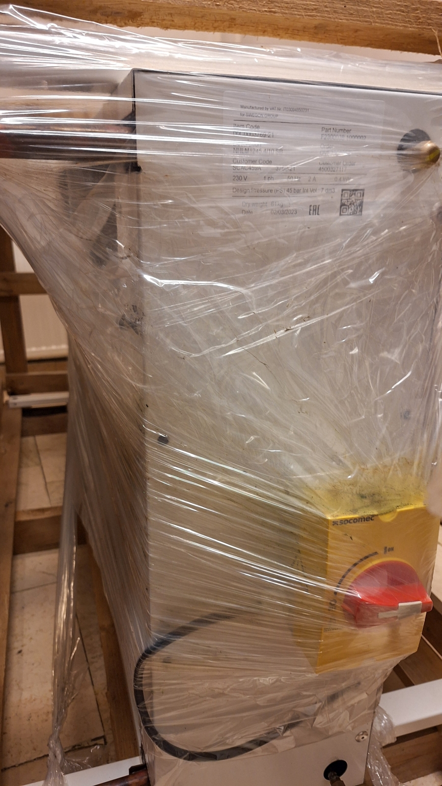 Klímaszekrény két kondenzátorral 17