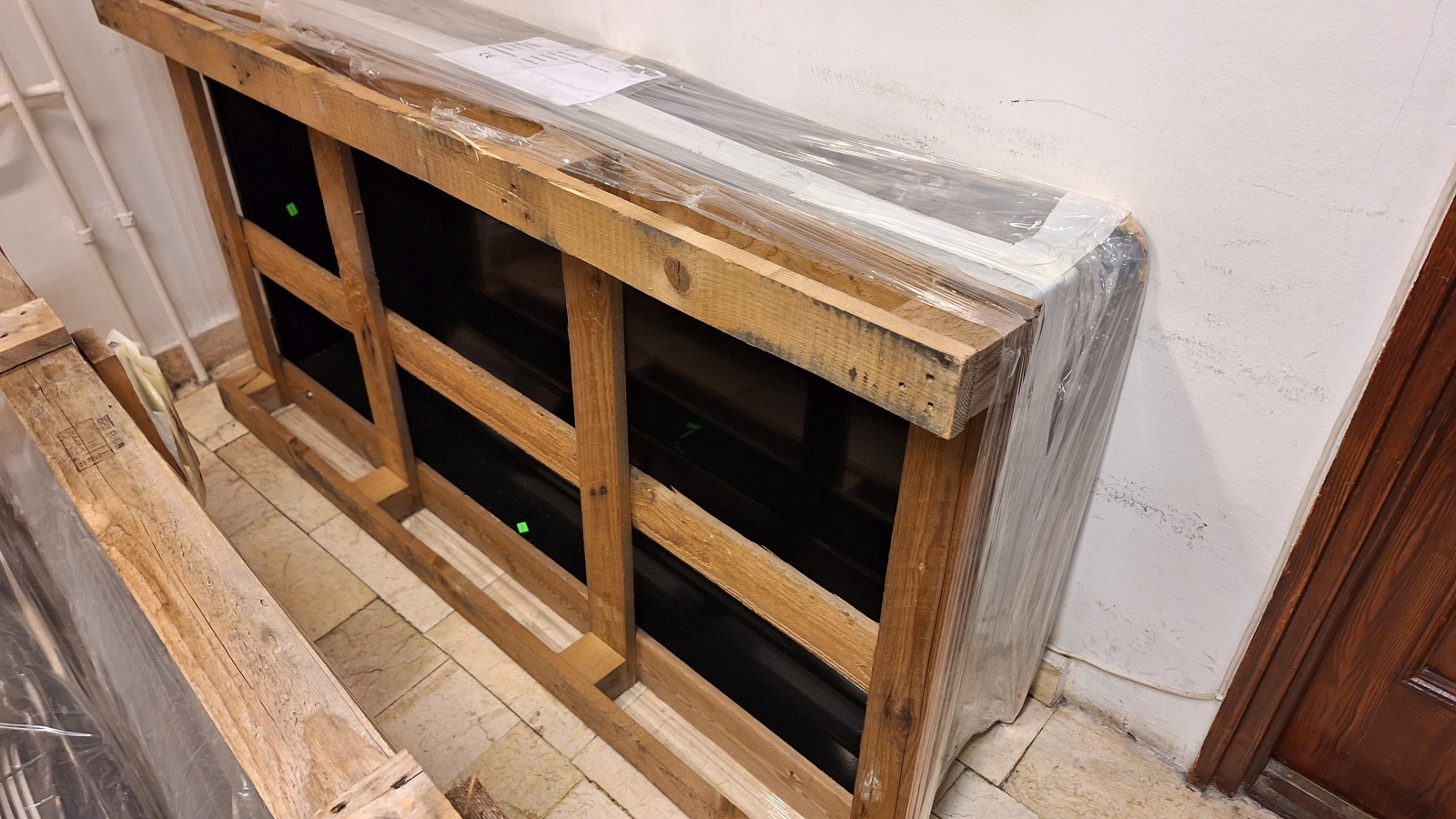 Klímaszekrény két kondenzátorral 18