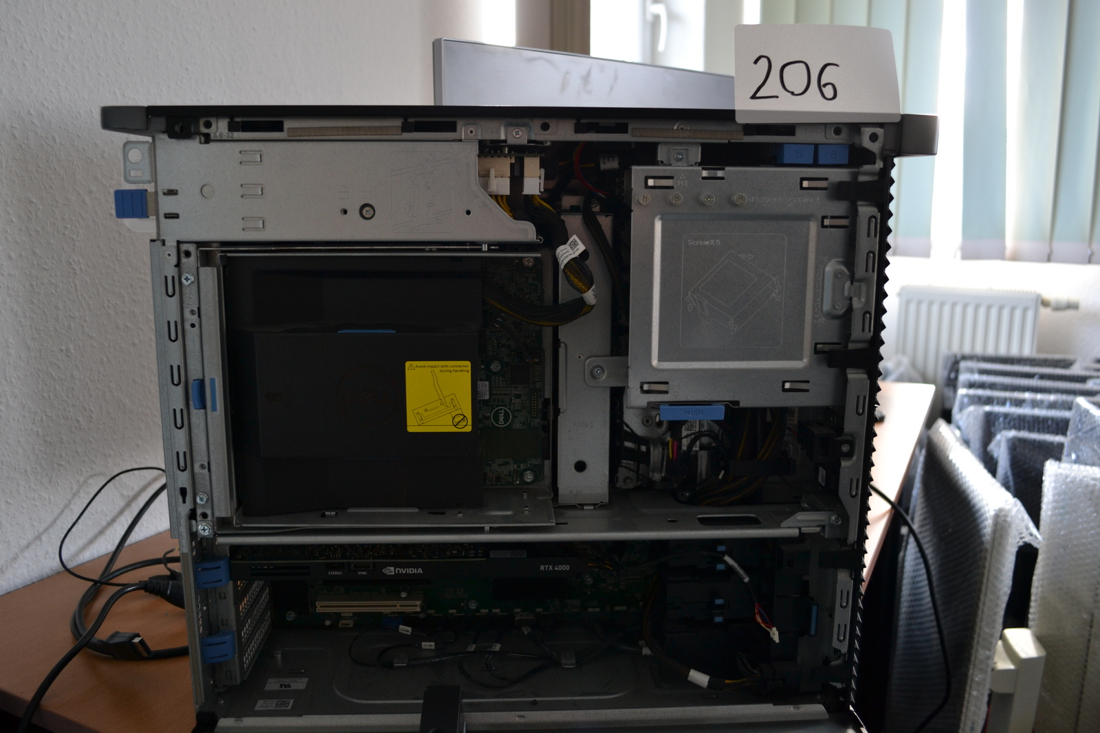 Dell Precision 7820 - Munkaállomás 3