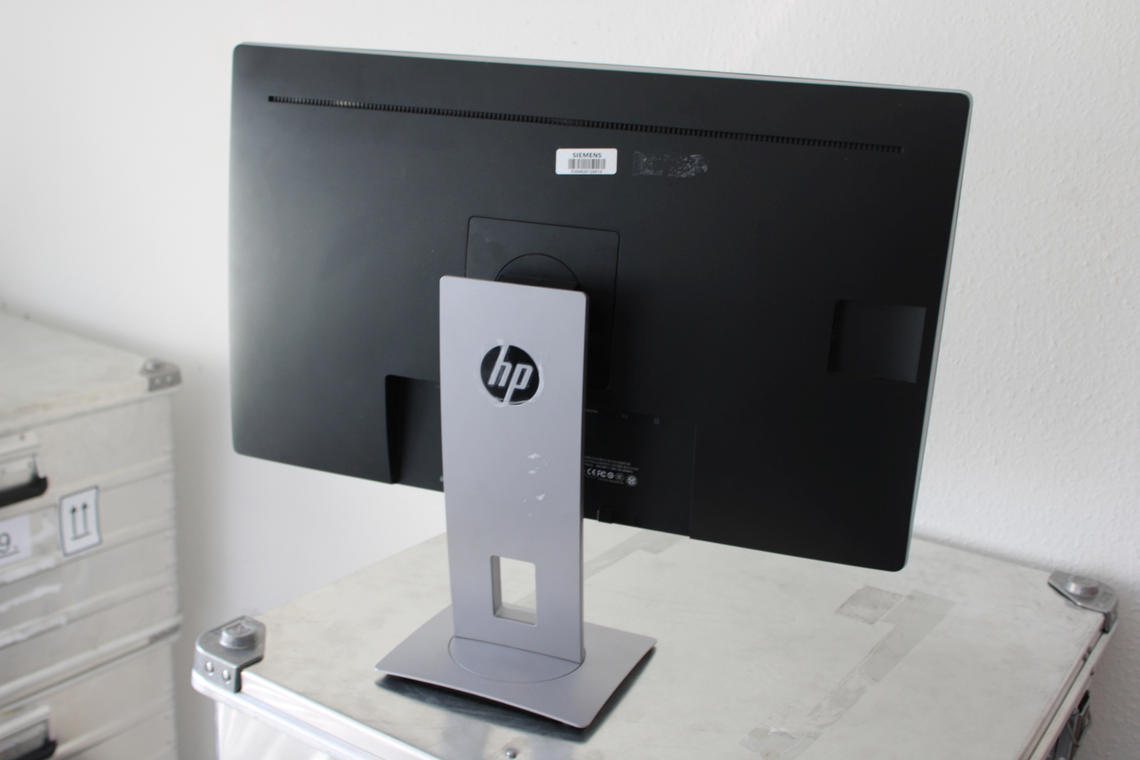 HP monitor (E272Q) 2