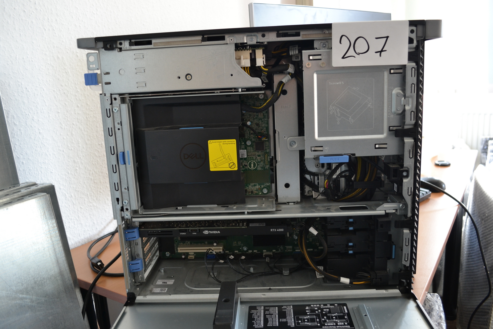 Dell Precision 7820 - Munkaállomás 3