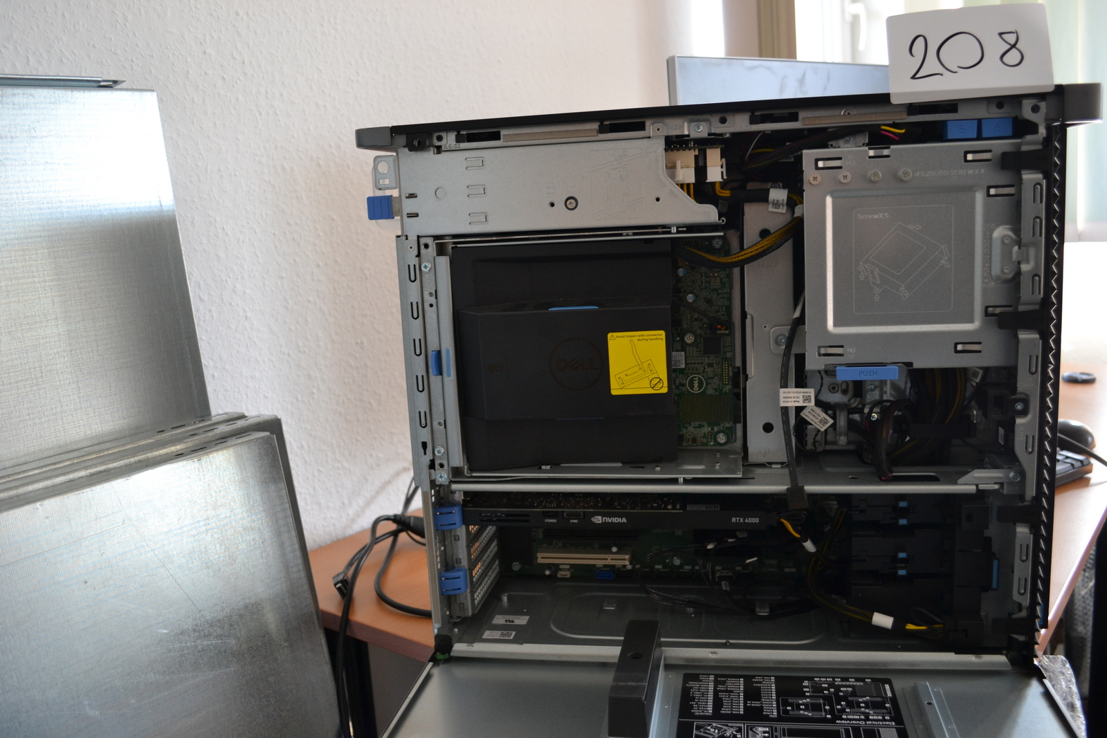 Dell Precision 7820 - Munkaállomás 3