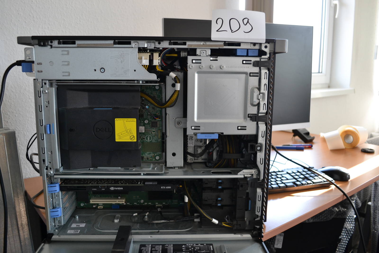 Dell Precision 7820 - Munkaállomás 3