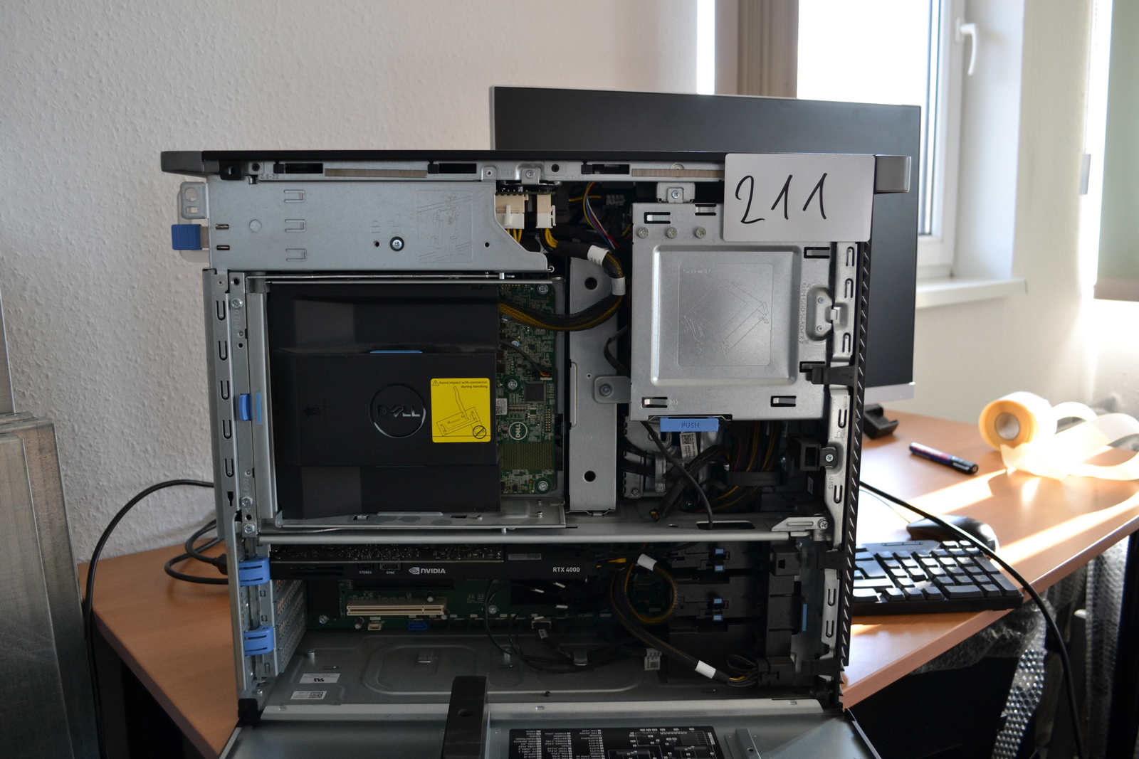 Dell Precision 7820 - Munkaállomás 3