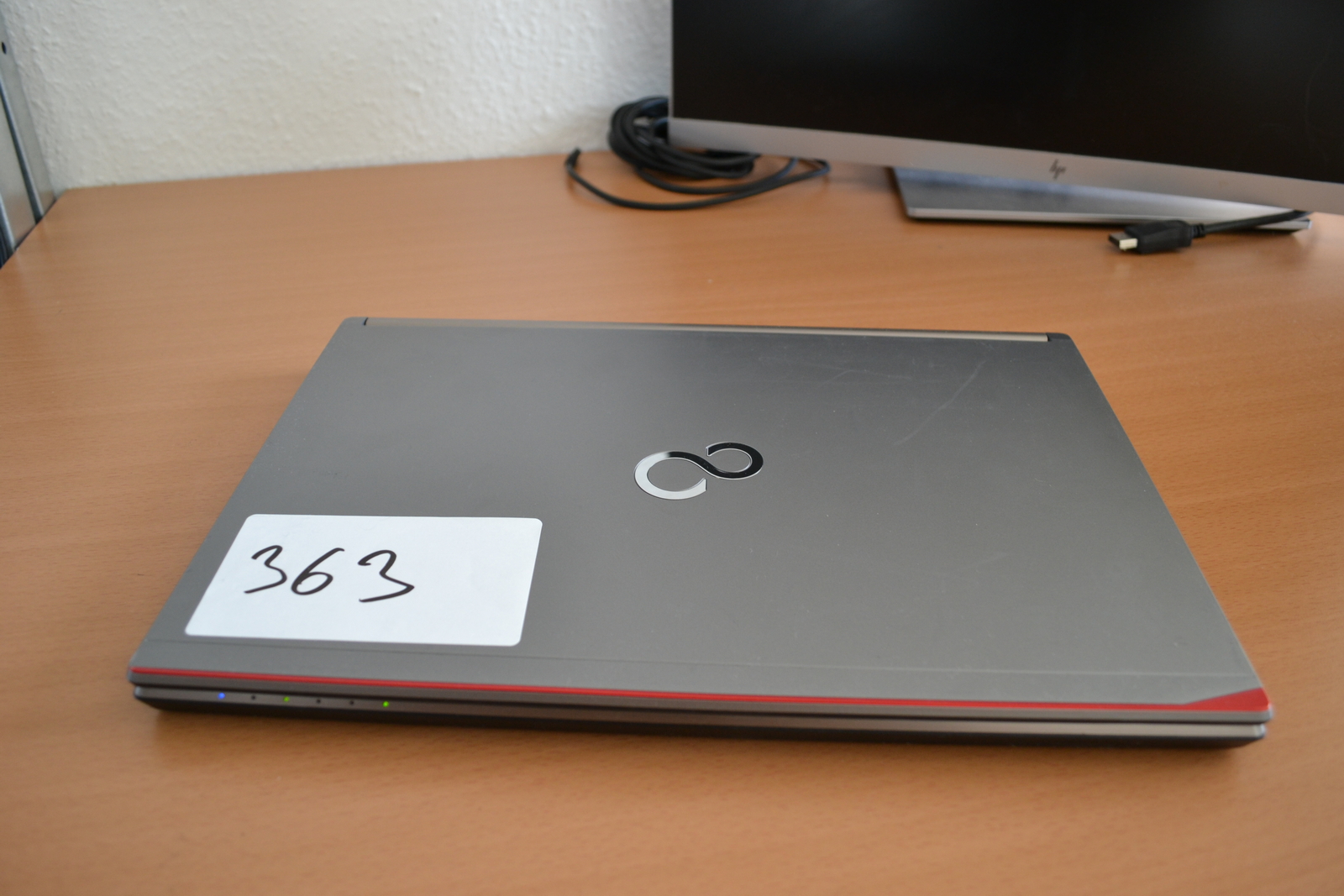 Fujitsu Lifebook E744 - Laptop 2