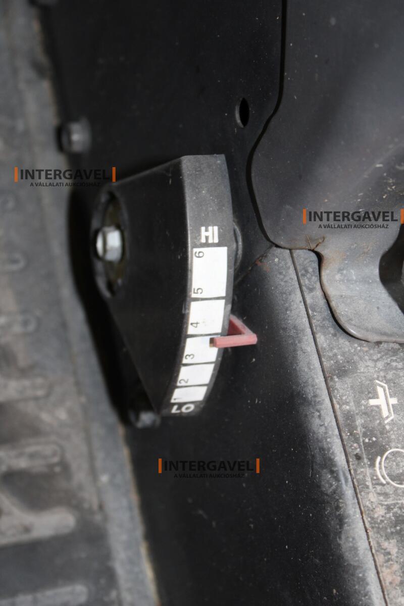 Fűnyíró traktor - Husqvarna 13