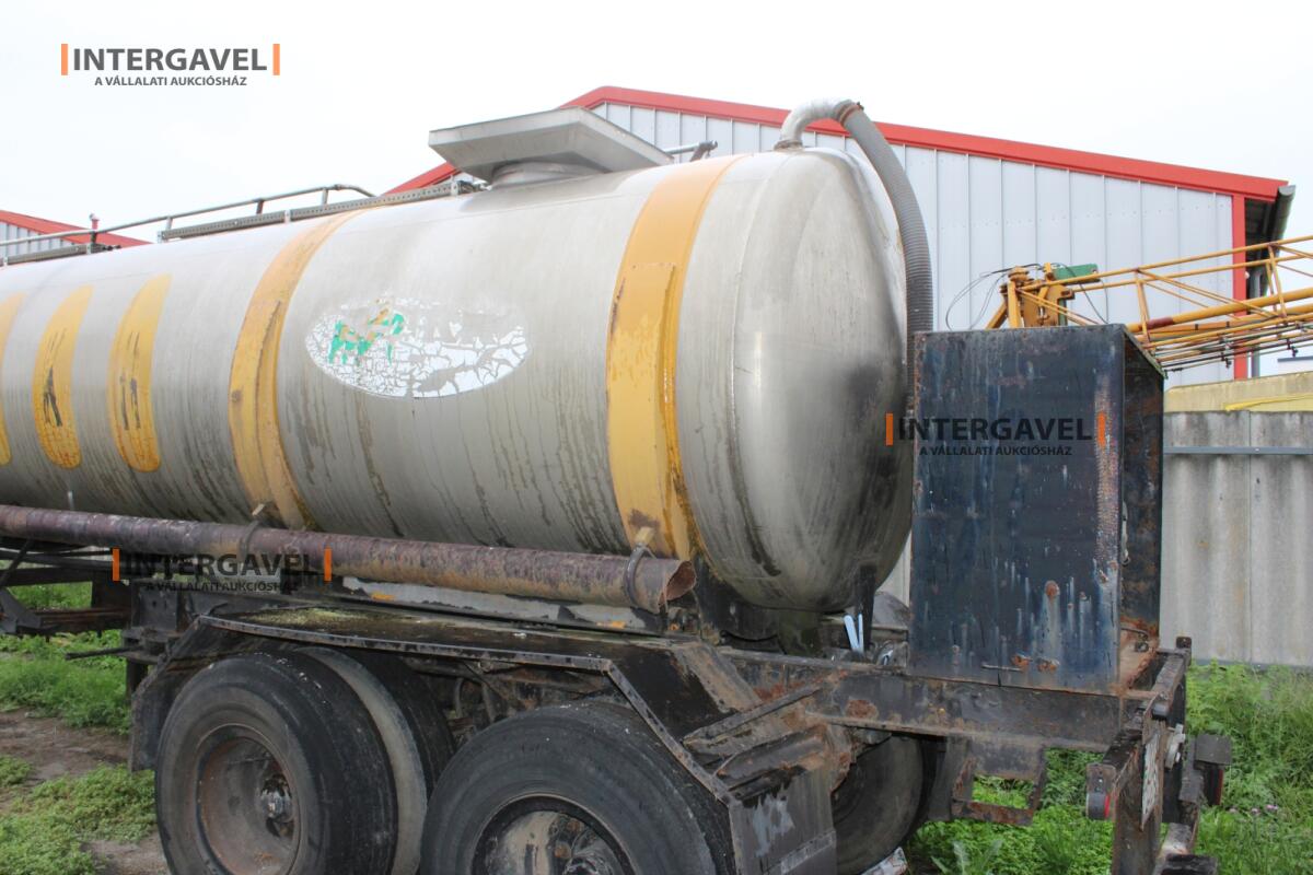 Tartálykocsi 18