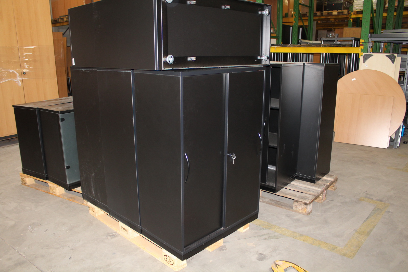 Vegyes szekrények (fekete) 2