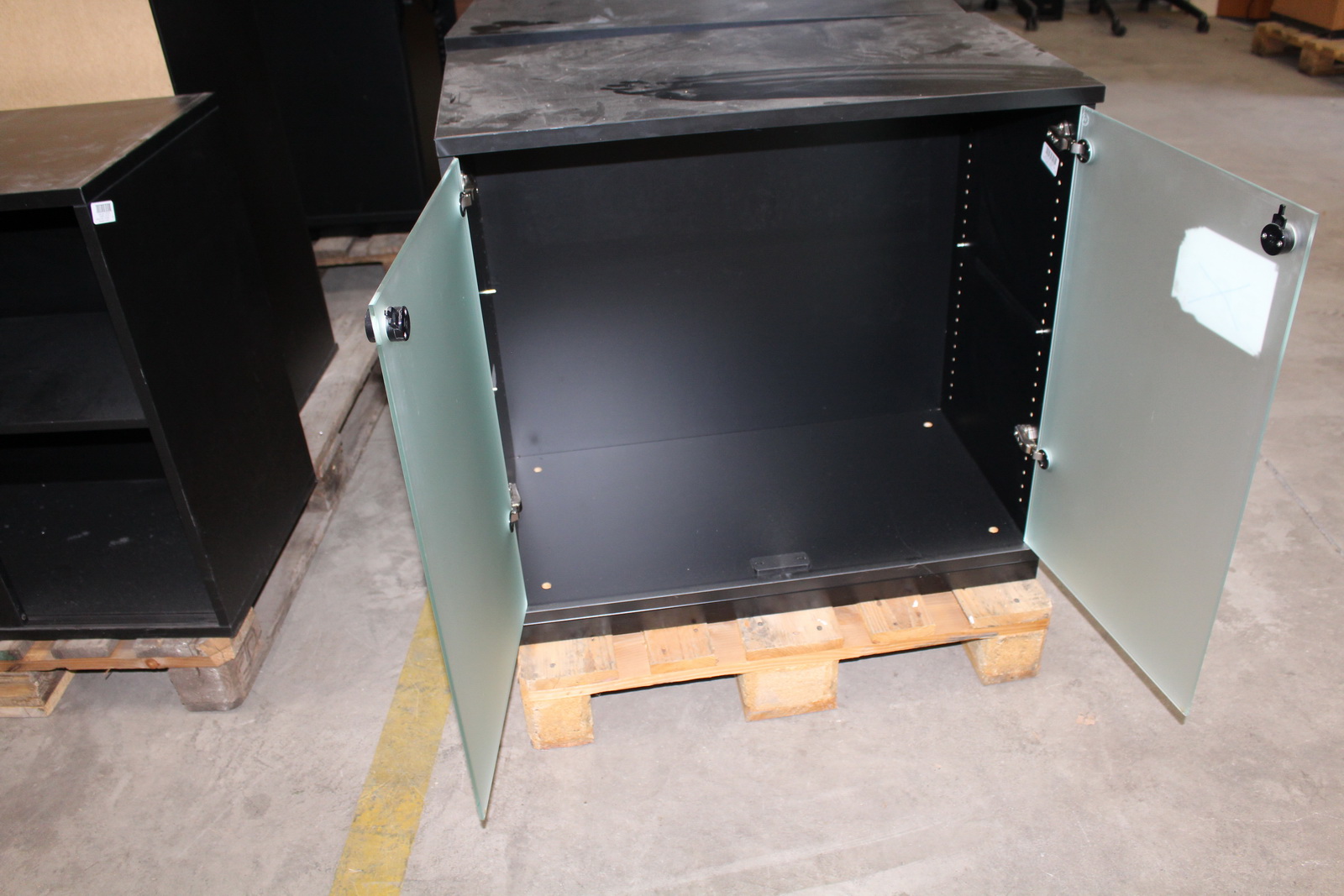 Vegyes szekrények (fekete) 11