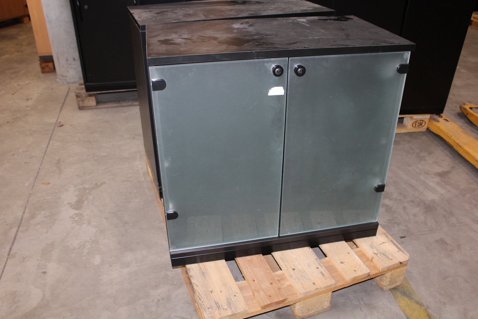 Vegyes szekrények (fekete) 12