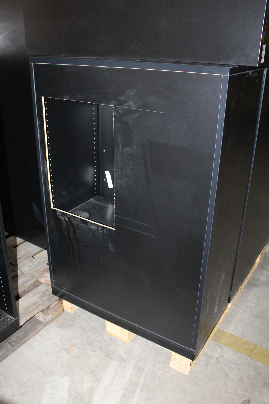 Vegyes szekrények (fekete) 14