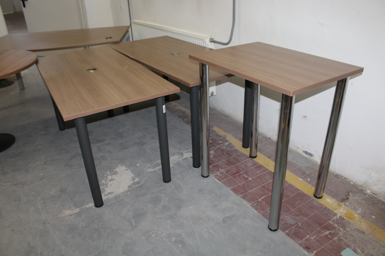 Vegyes asztalok (barna) 4