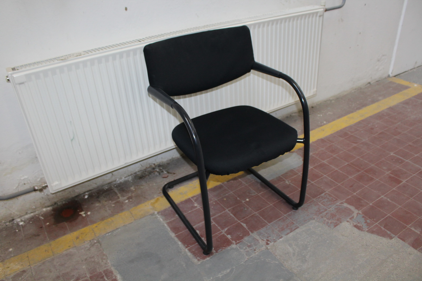 Tárgyalószék (fekete-szövet háttámla) 2