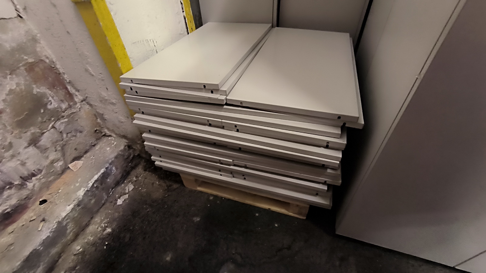 Szekrény (szürke) 5