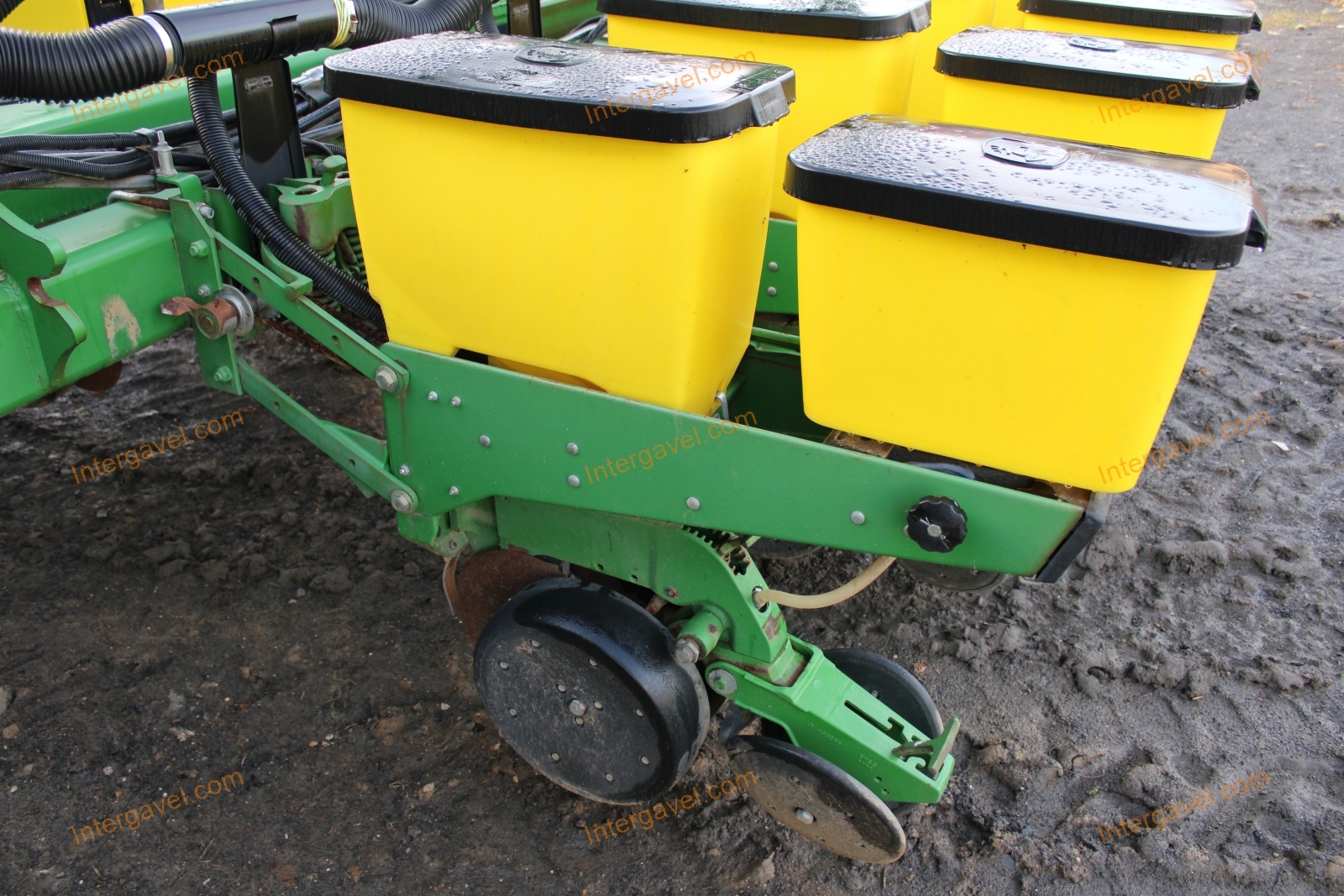 Szemenkénti vetőgép - John Deere, 1770 NT 8