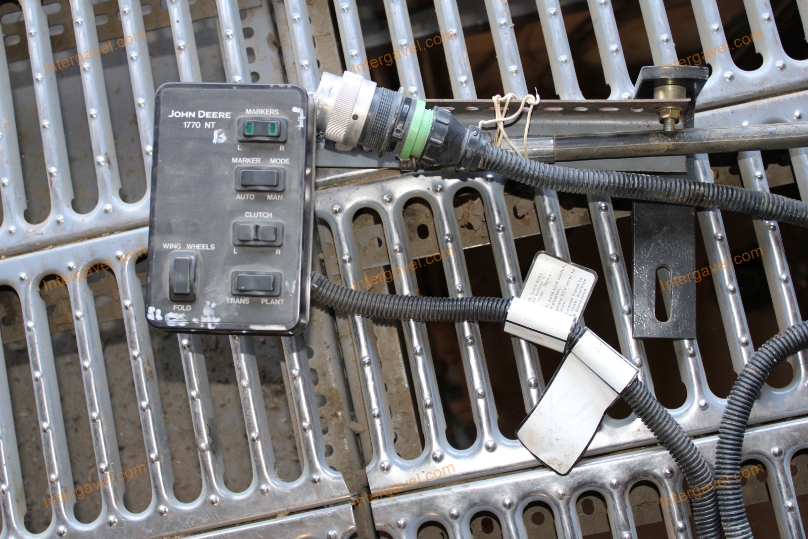 Szemenkénti vetőgép - John Deere, 1770 NT 17