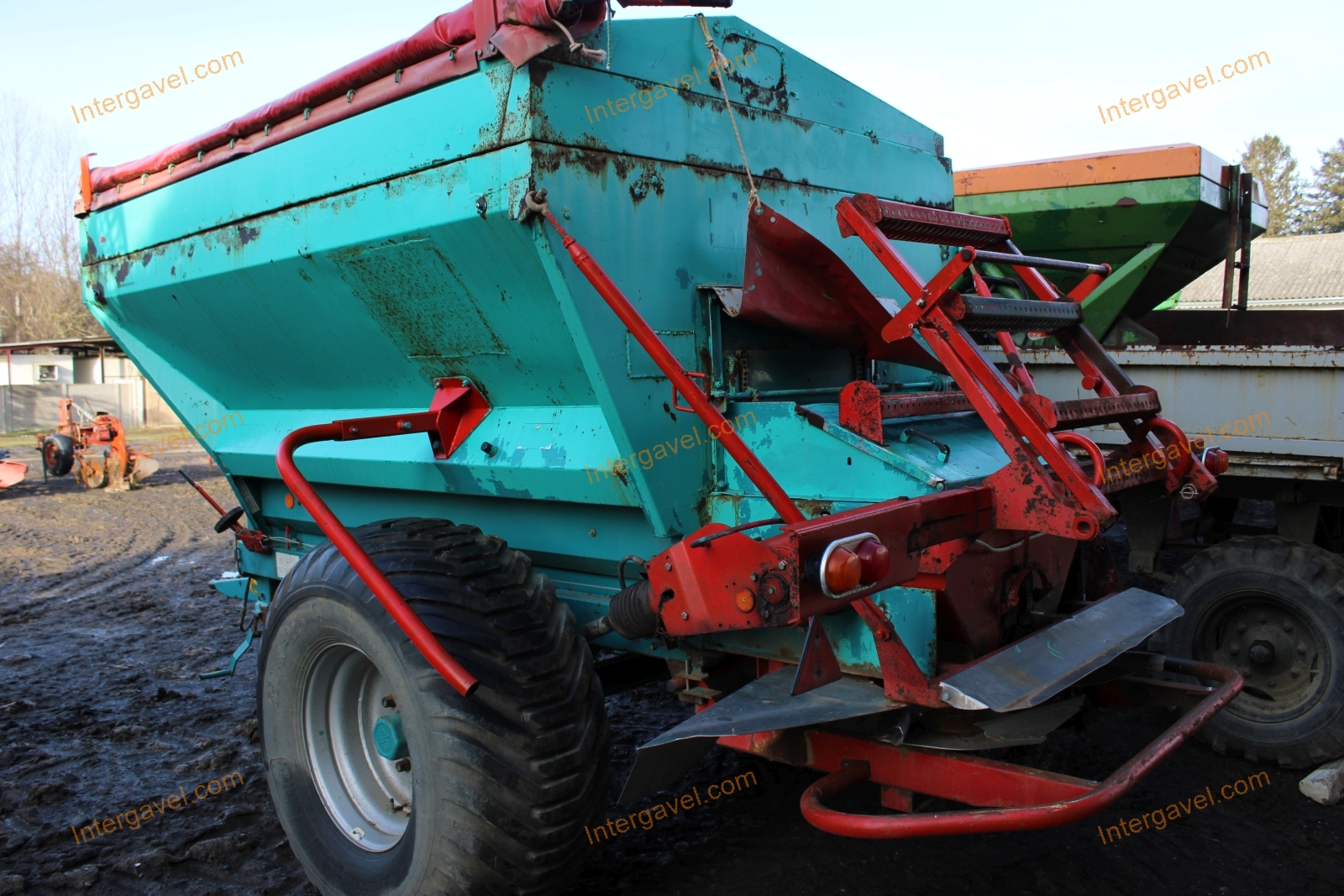 Műtrágyaszóró 12