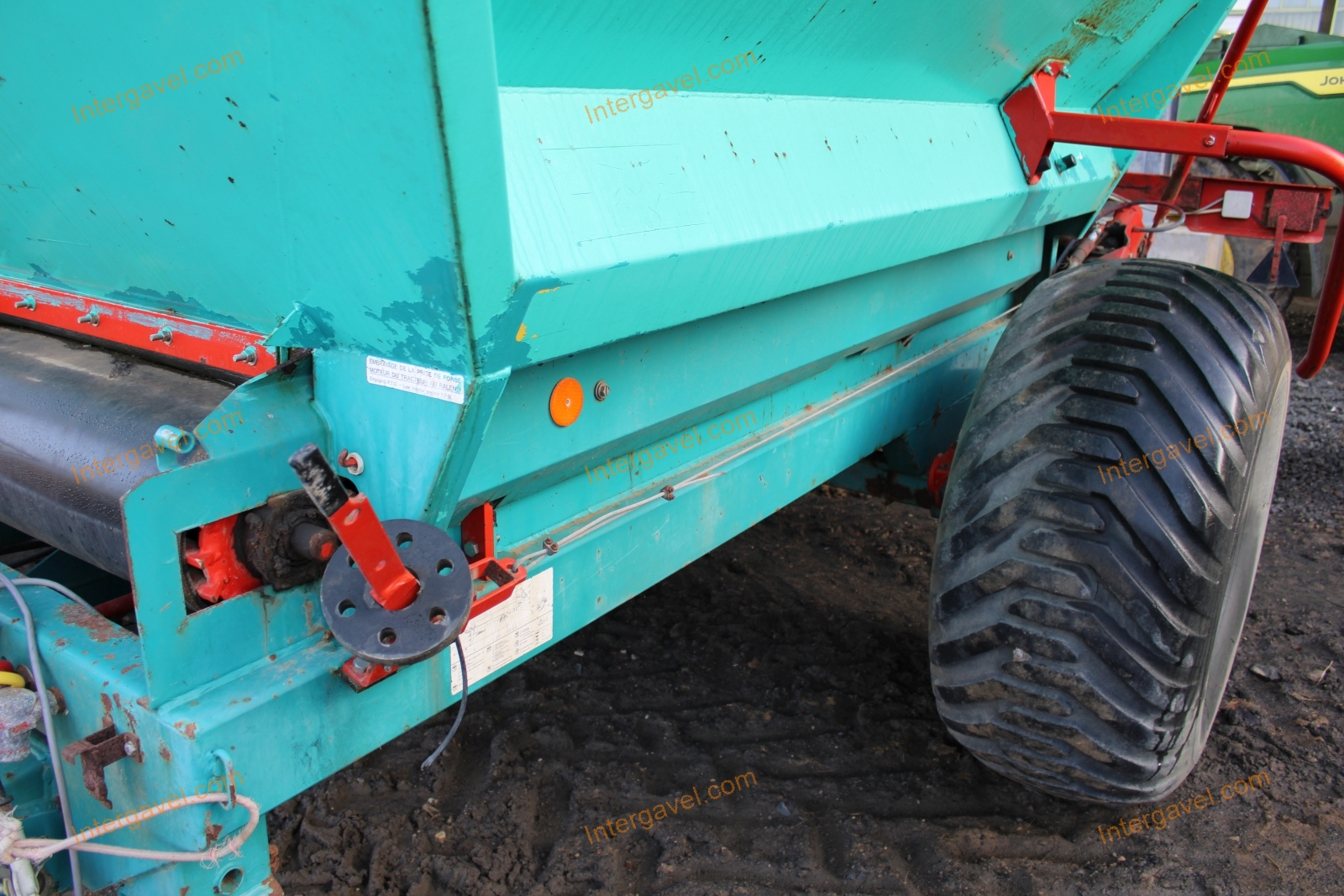 Műtrágyaszóró 18