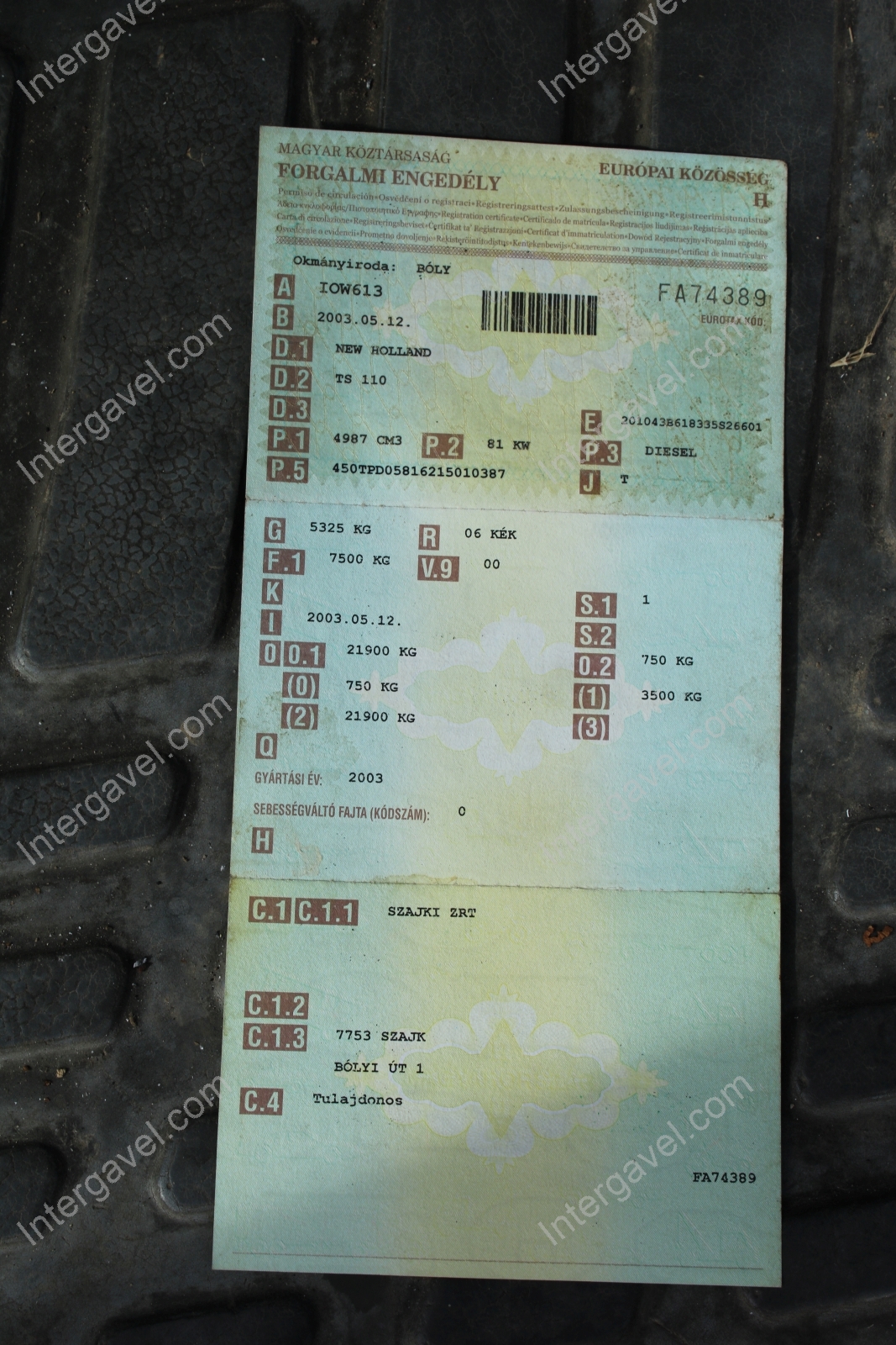 New Holland traktor 2