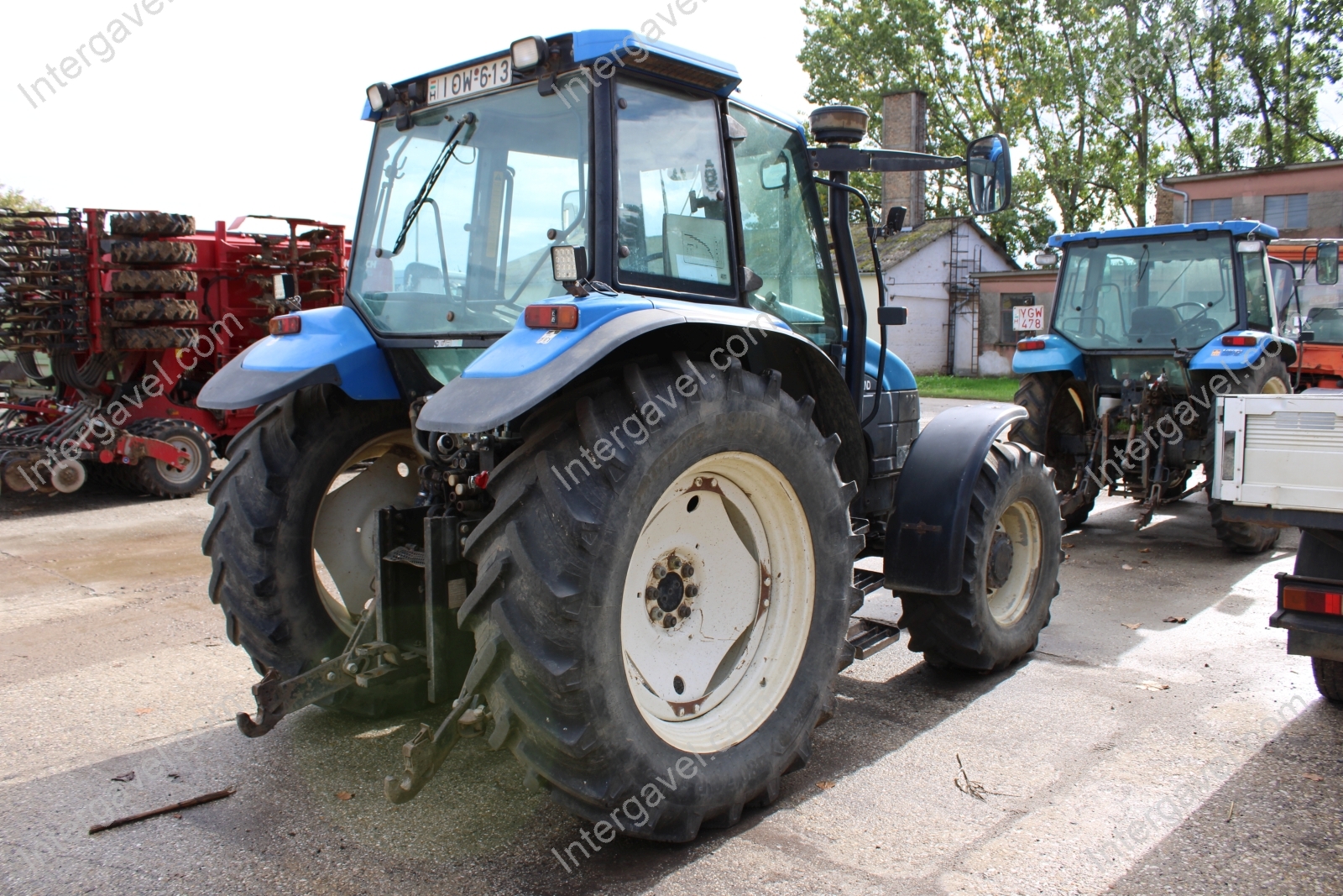 New Holland traktor 7