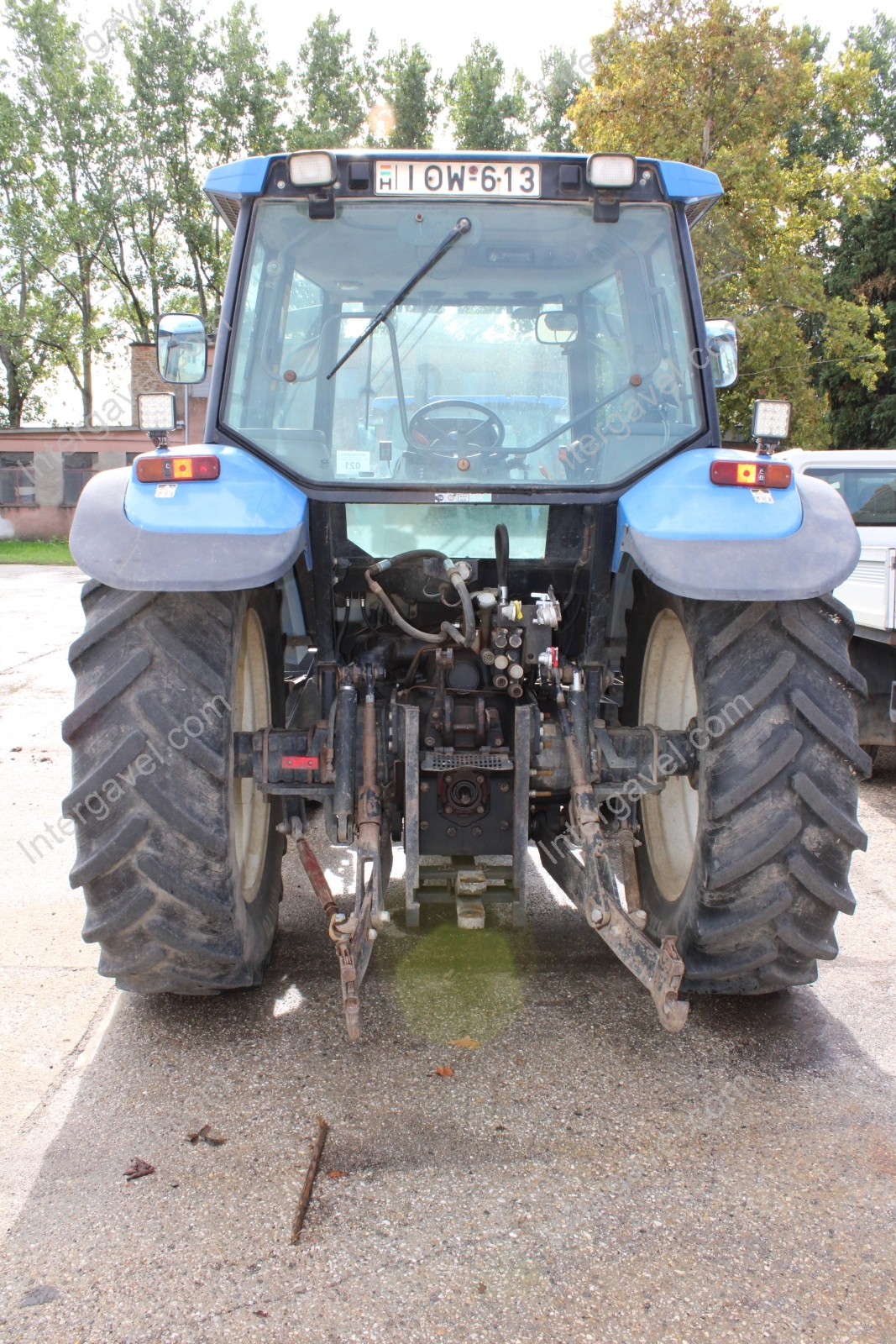 New Holland traktor 9