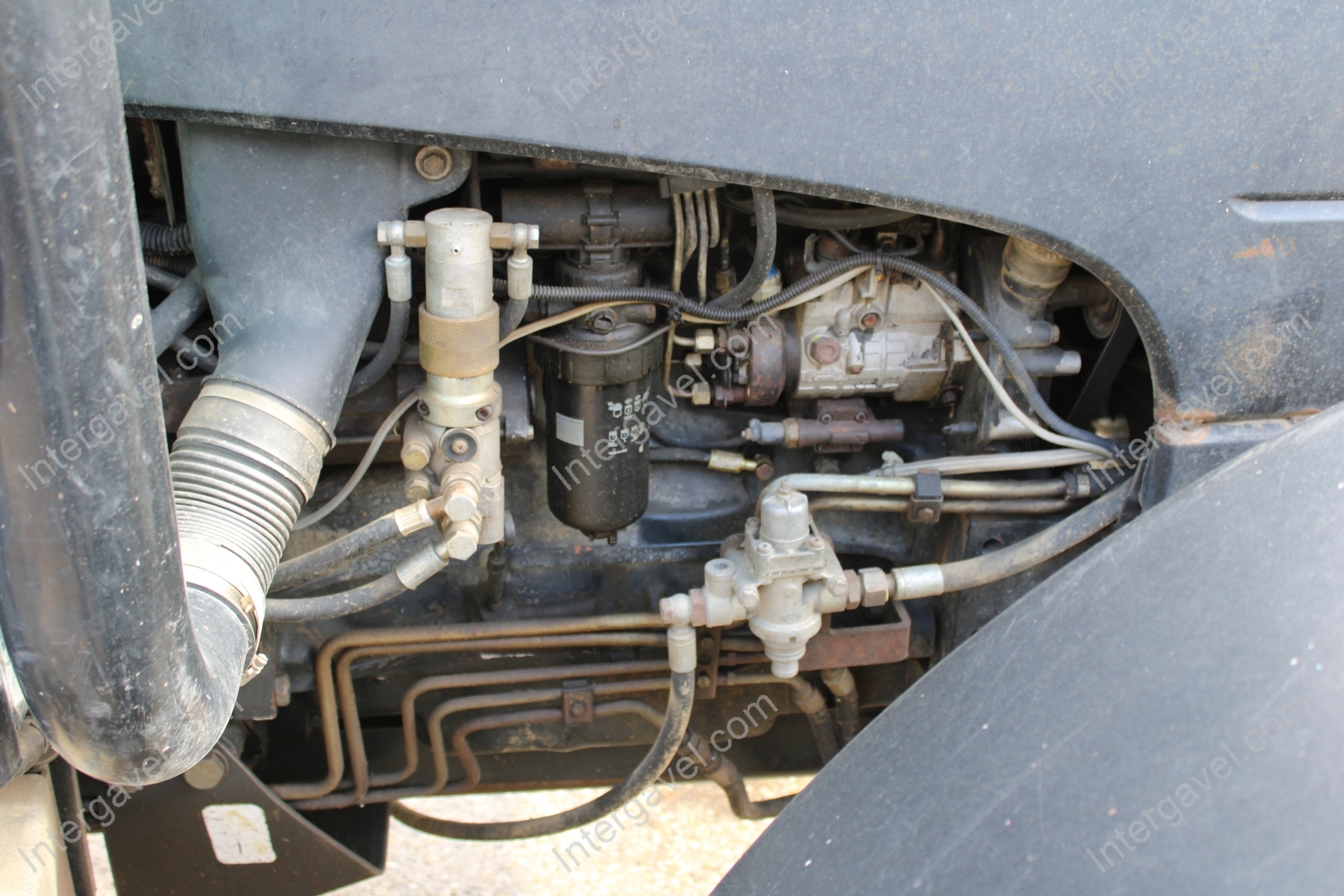 New Holland traktor 24