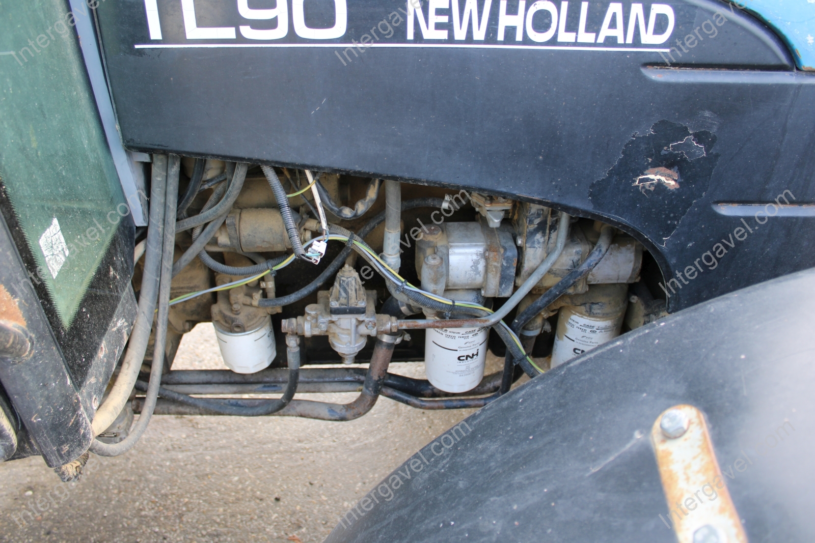 New Holland traktor 16