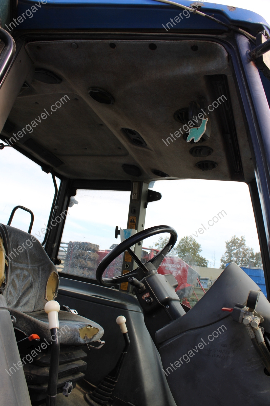 New Holland traktor 18