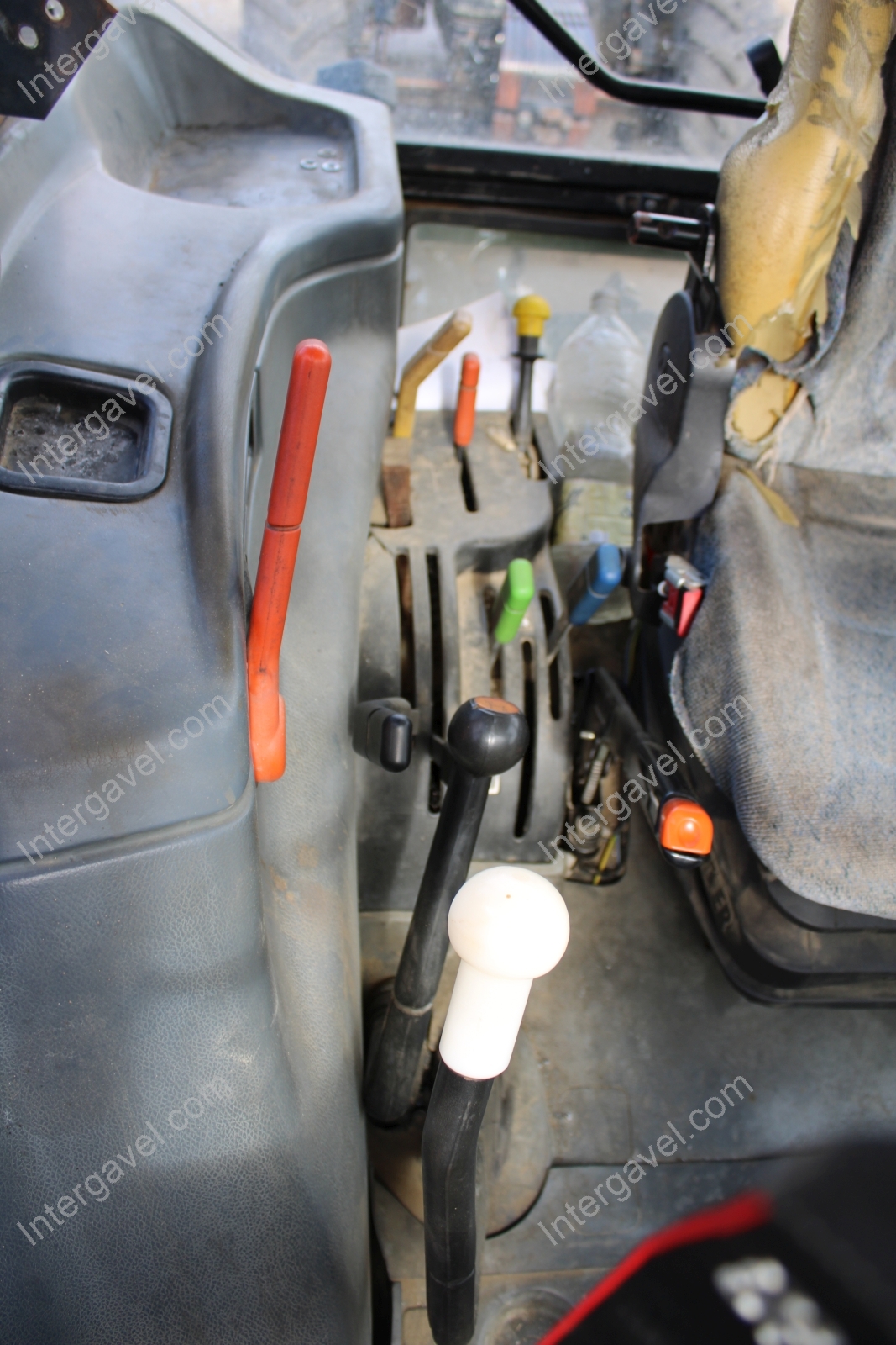 New Holland traktor 20