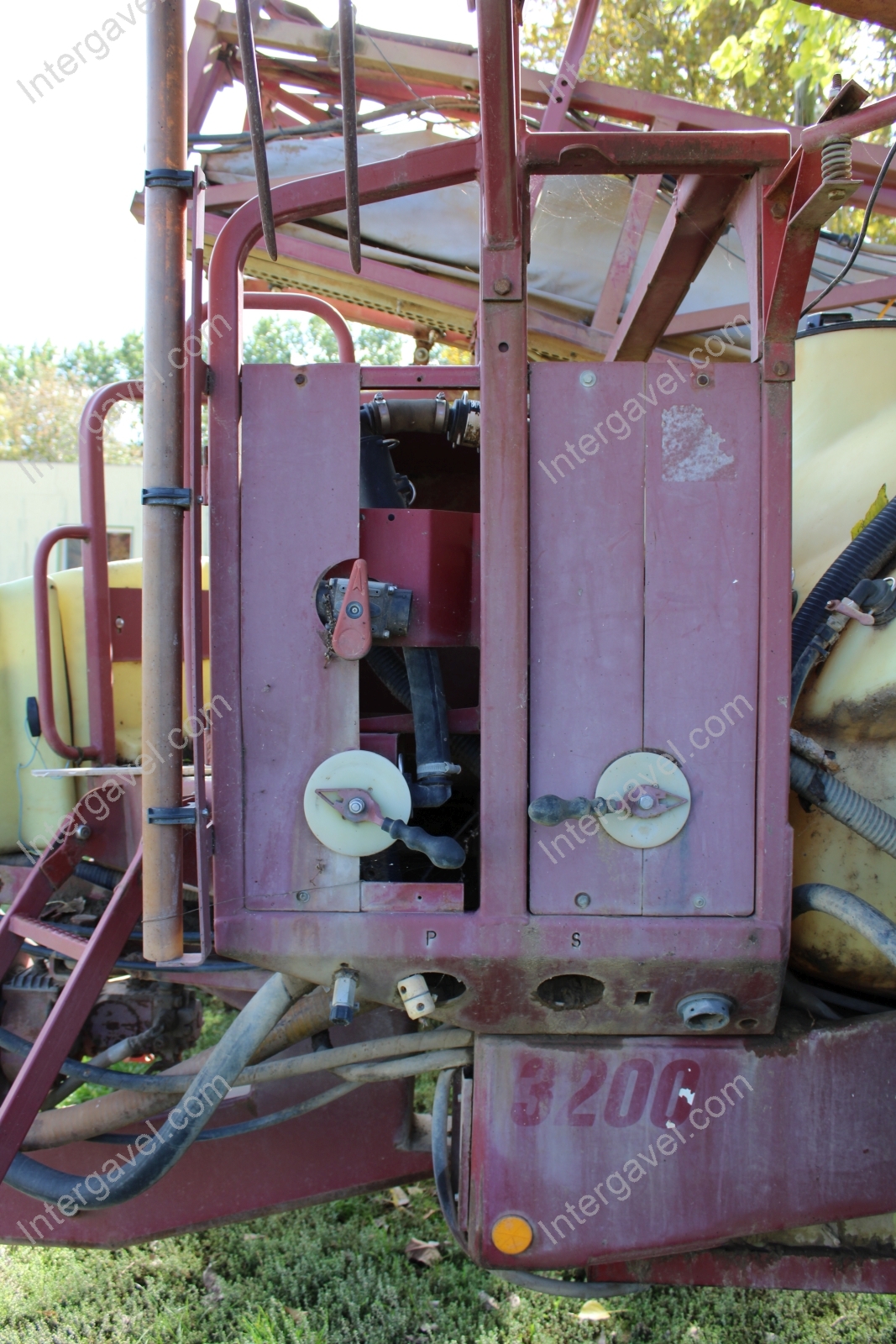 Szántóföldi permetező 8