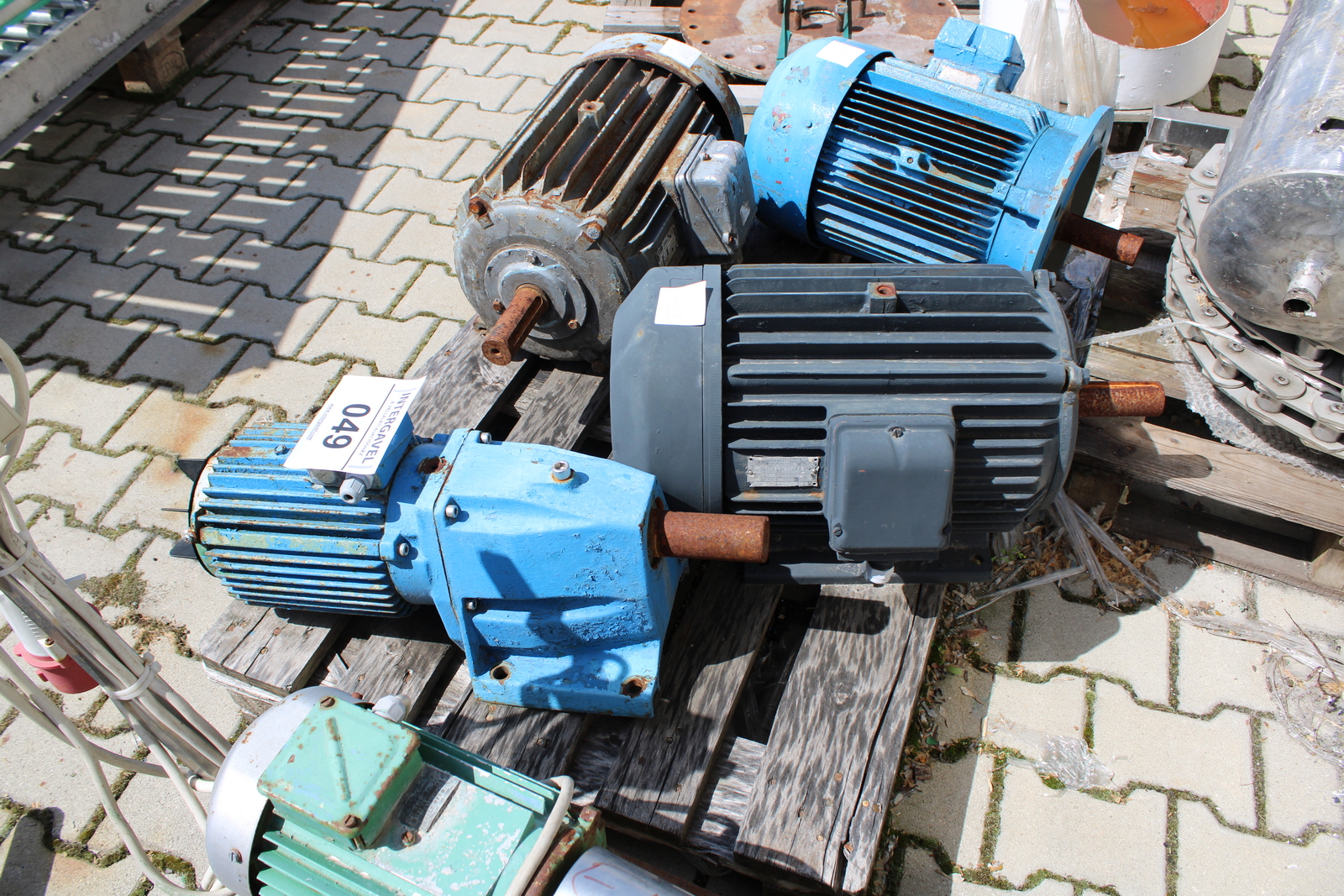 Vegyes villanymotorok és szivattyúk 5