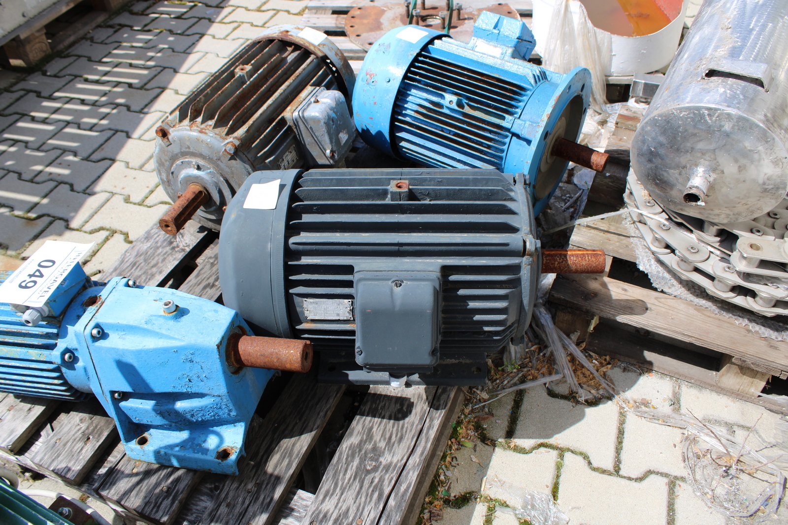 Vegyes villanymotorok és szivattyúk 6