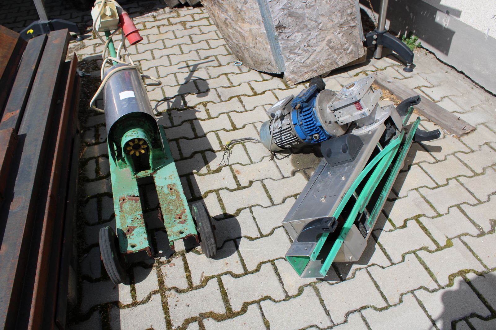 Vegyes villanymotorok és szivattyúk 13