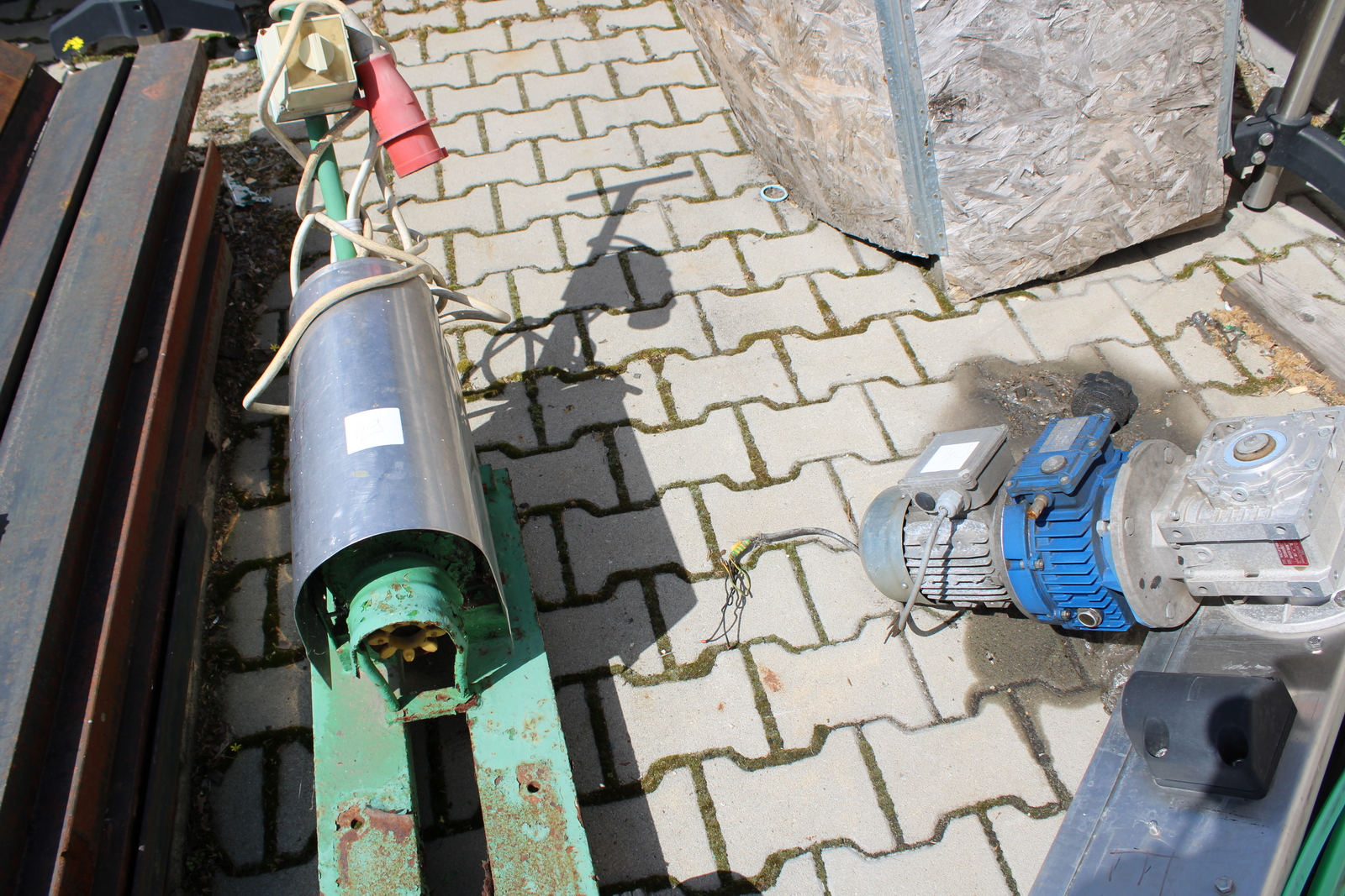 Vegyes villanymotorok és szivattyúk 14