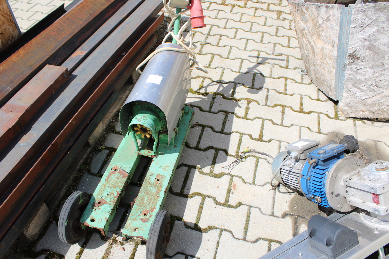 Vegyes villanymotorok és szivattyúk 19