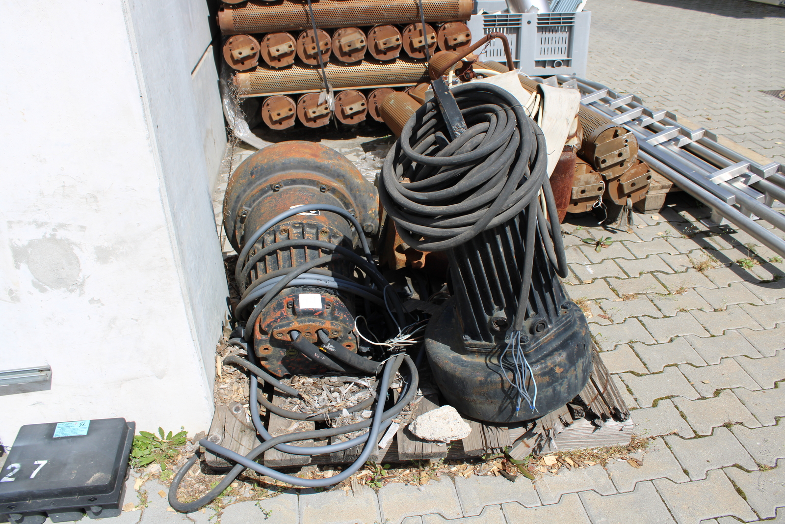 Vegyes villanymotorok és szivattyúk 22