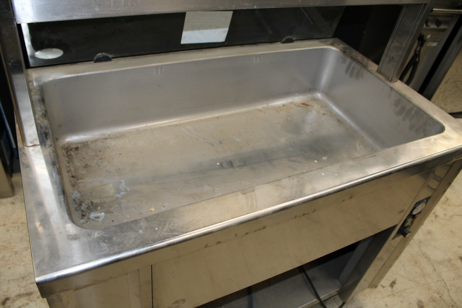 Melegentartó pult 5