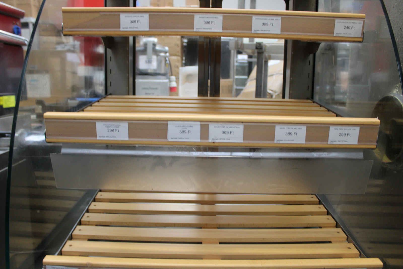 Pékáru kínáló 3