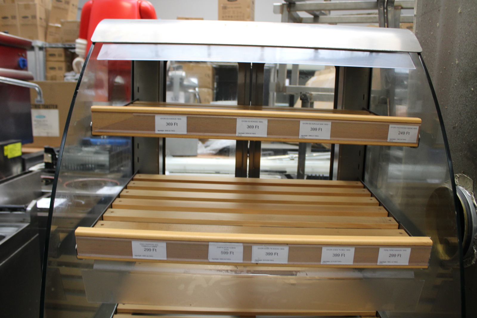 Pékáru kínáló 4