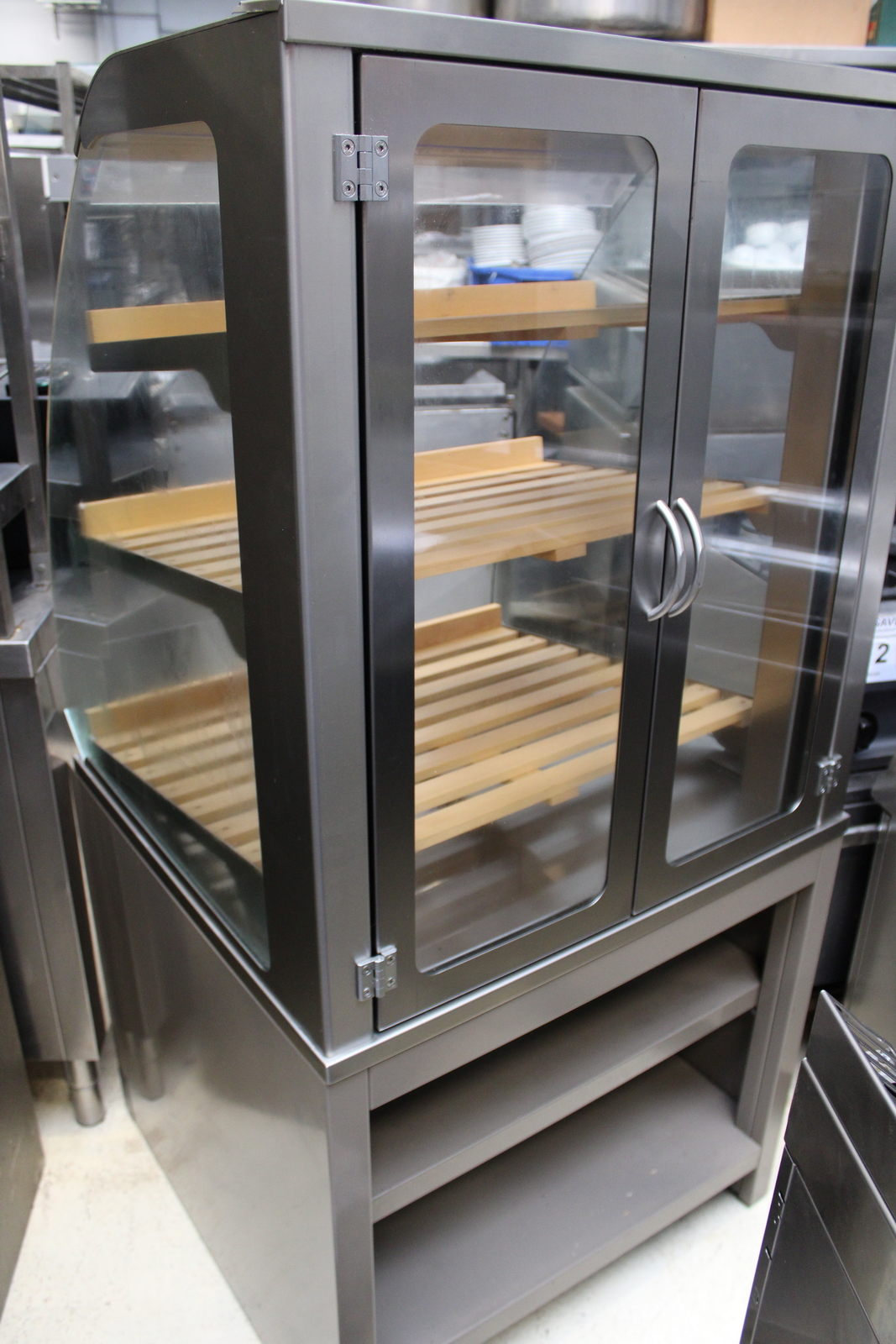 Pékáru kínáló 5