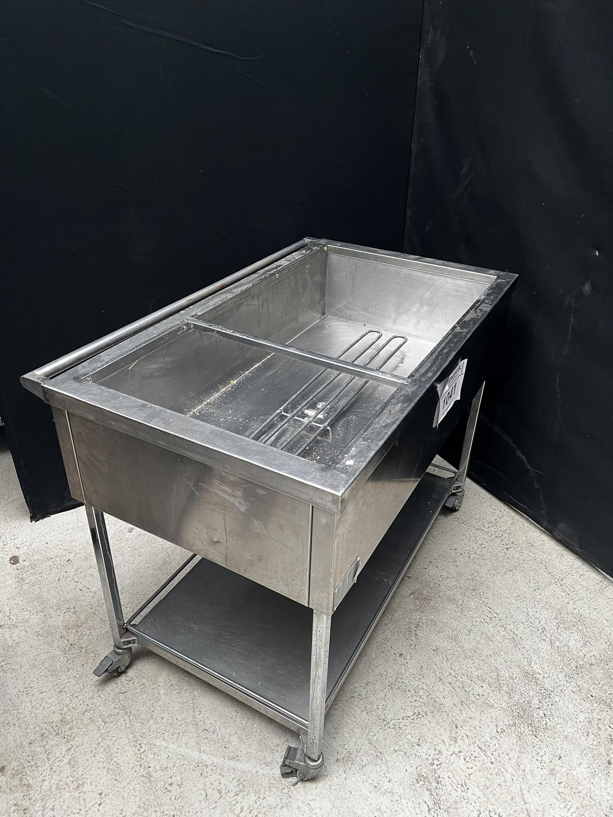 3xGN1/1 gurulós melegentartó 2