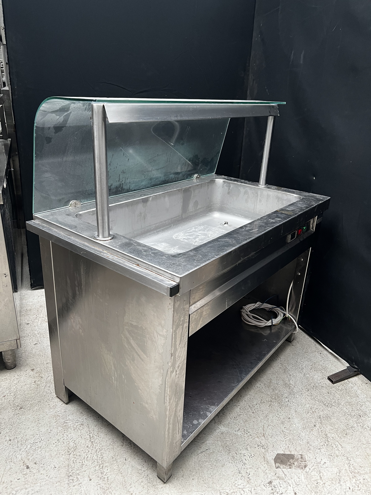 3xGN1/1 melegentartó felépítménnyel 3