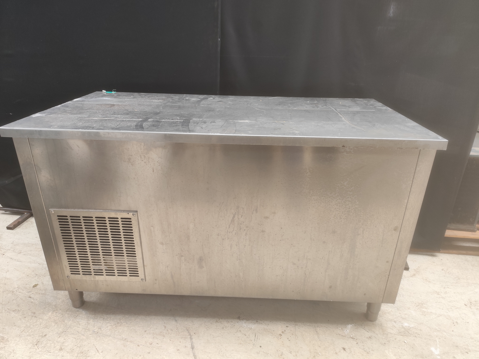 Hűtött munkaasztal 5