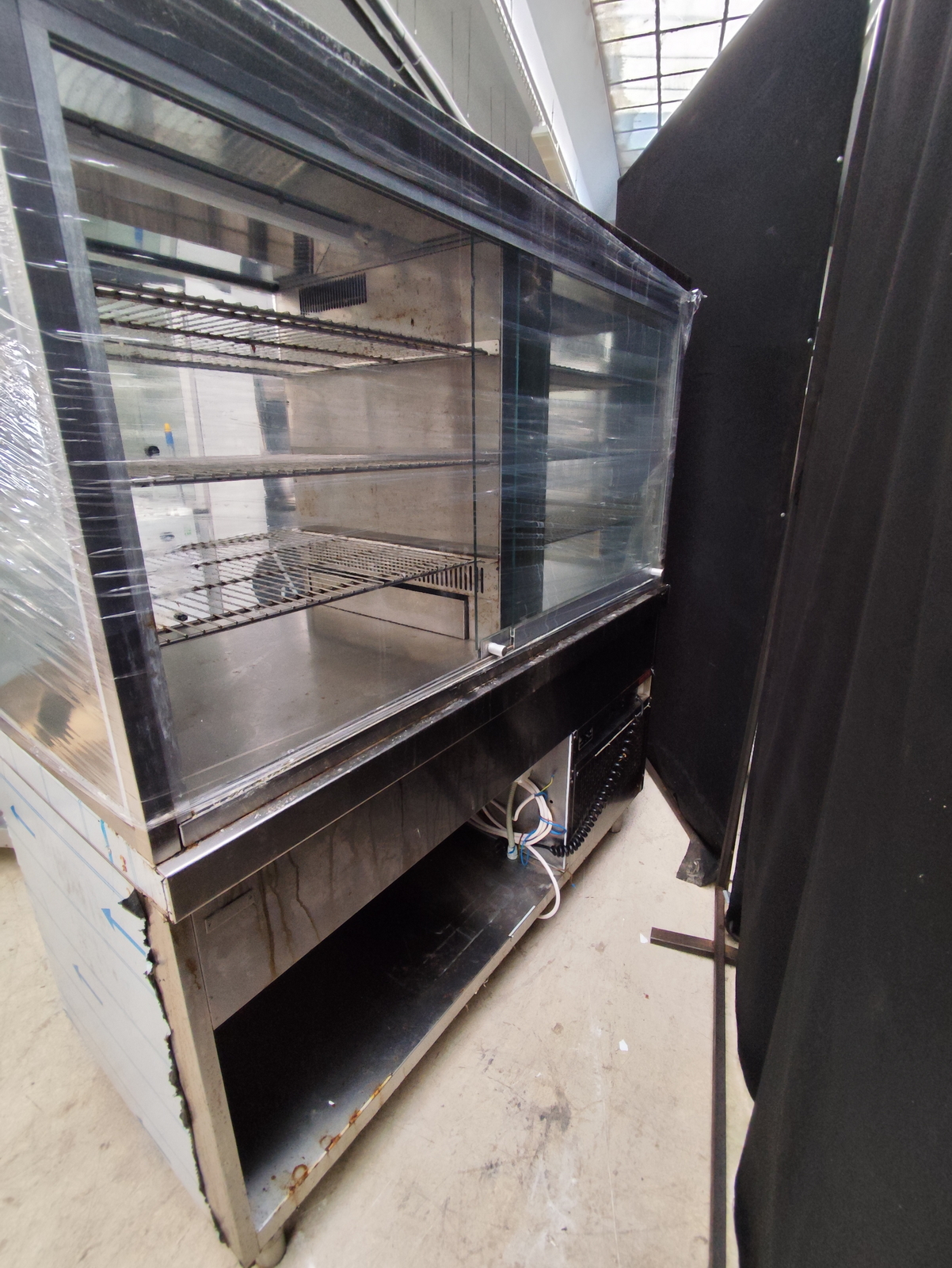 Önkiszolgáló hűtővitrin 3