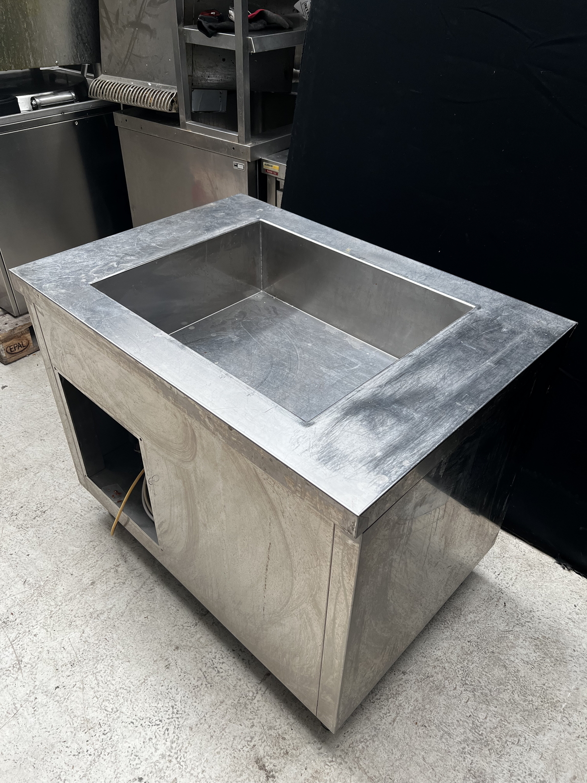 2xGN1/1 hűtőpult 4