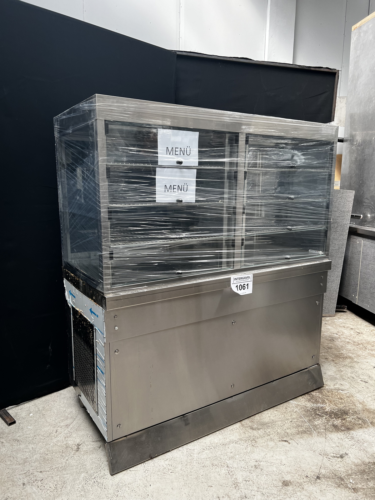 Önkiszolgáló hűtővitrin 2