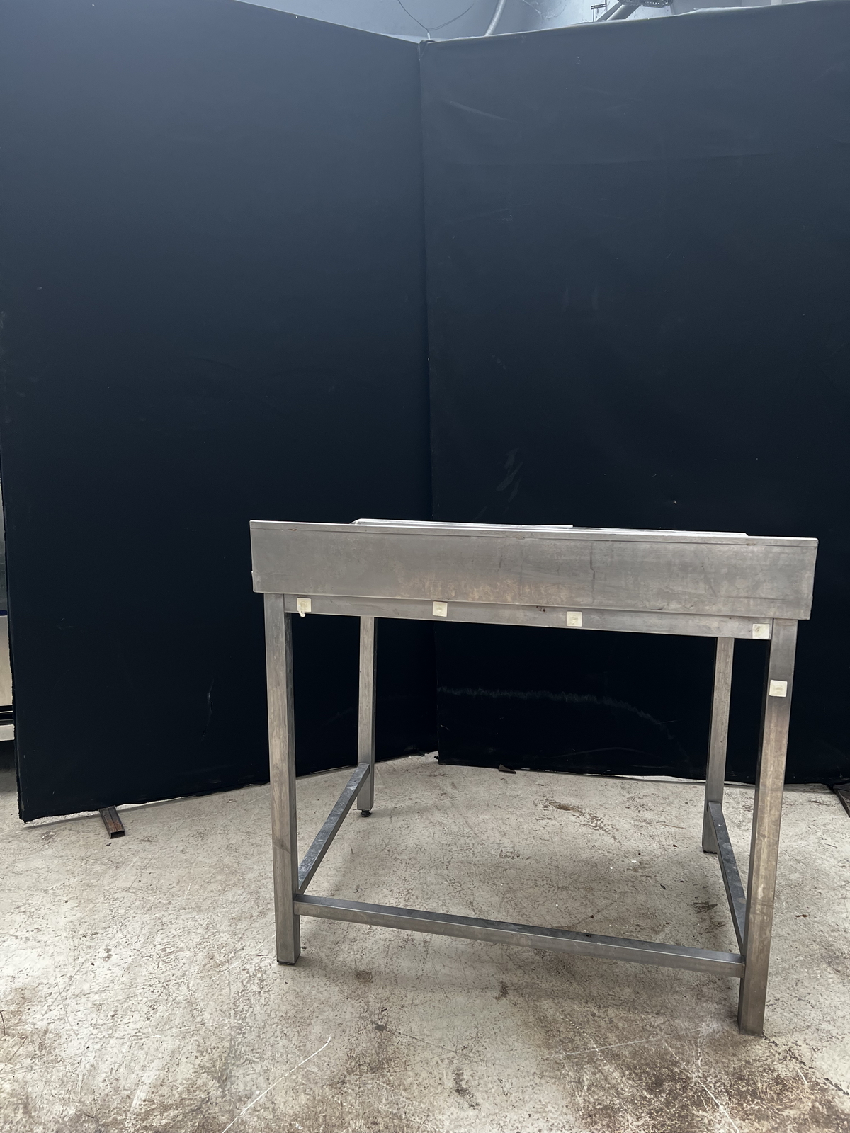 Rozsdamentes asztal 3